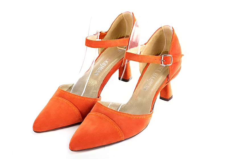 Women's clementine orange elegant closed-back heels, with an instep strap. Tapered toe. Medium spool heels - Front view